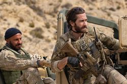Jake Gyllenhaal hợp tác với 'cha đẻ' loạt phim Sherlock Holmes - Aladdin trong The Covenant