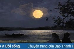 Trăng treo trên cao