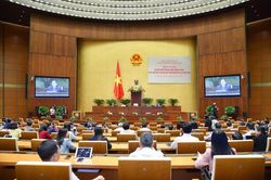 Luật Đất đai (sửa đổi): Đề nghị làm rõ thế nào là 'đảm bảo cuộc sống người dân bằng hoặc tốt hơn' sau khi thu hồi đất?