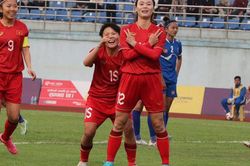 Hải Yến lập cú đúp chớp nhoáng, nữ Việt Nam thắng dễ Nepal, thẳng tiến vào vòng loại 2 Olympic Paris 2024