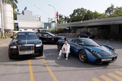 Minh Nhựa khoe dàn 'xế hộp' hơn 100 tỷ đồng, chờ McLaren Elva về nước