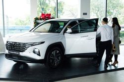 Lăn bánh ô tô mới cần làm những thủ tục và chi phí gì?
