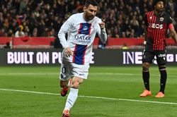 PSG đạt mốc 100 bàn trong ngày Messi tỏa sáng
