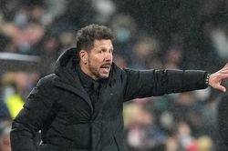Atletico hồi sinh sẵn sàng soán ngôi kình địch Real Madrid