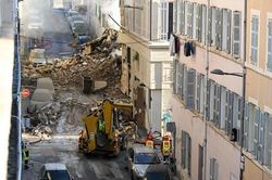 Sập 2 tòa nhà dân cư ở Marseille, Pháp, 10 người bị chôn vùi dưới đống đổ nát