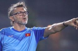 HLV Troussier sẽ có cơ hội đối đầu HLV từng dẫn Liverpool vô địch Champions League?