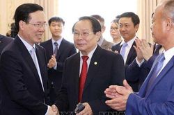 Chủ tịch nước Võ Văn Thưởng thăm Đại sứ quán và cộng đồng người Việt tại Lào