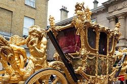 Cận cảnh 2 cỗ xe ngựa lộng lẫy tại lễ đăng quang của Vua Charles III