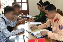 Xử phạt 2 nhóm thanh, thiếu niên đánh võng, vượt đèn đỏ ở Thanh Hóa