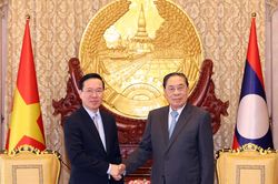 Chủ tịch nước Võ Văn Thưởng thăm các vị nguyên lãnh đạo của Lào