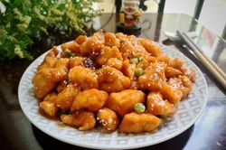 Cách làm gà viên chiên sốt chua ngọt cực đơn giản, cả nhà mê tít