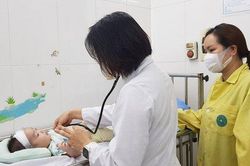 Bác sĩ cảnh báo loại virus gây bệnh rất nhanh qua đường hô hấp của trẻ nhỏ