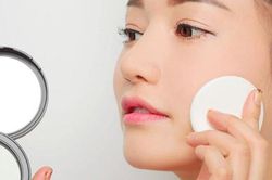 Cách trang điểm che mụn hiệu quả chị em không thể bỏ qua