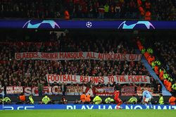 CĐV Bayern công kích giới chủ MU và Man City