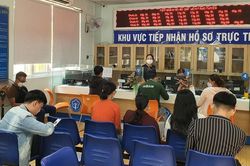 Ồ ạt rút bảo hiểm xã hội một lần