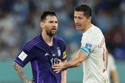 Lewandowski lôi kéo Messi trở lại Barca