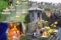 Tết Thanh Minh qua lăng kính của chàng rể Tây lấy vợ Việt: Thiêng liêng, trọn vẹn hai chữ 'cội nguồi'