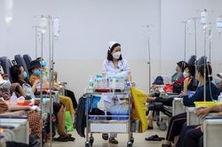 Chiến lược điều trị ung thư tại TP.HCM khi ca mắc tăng