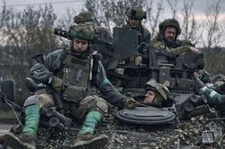 Giao tranh ác liệt ở Bakhmut, Nga tuyên bố bắn rơi Su-24 của Ukraine