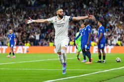 Chơi thiếu người, Chelsea nhận thất bại 0-2 trước Real