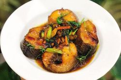Muốn cá kho không tanh, chắc thịt, vị đậm đà phải có những gia vị này