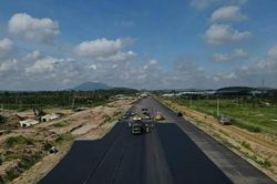 Bình Thuận: Khai thác đất dăm sạn ở 4 mỏ đặc thù 'cứu' tiến độ cao tốc Vĩnh Hảo – Phan Thiết