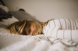 Bệnh mất ngủ ở phụ nữ: Nguyên nhân và cách cải thiện tình trạng này