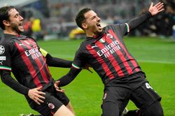Milan vs Napoli là một bữa tiệc bóng đá