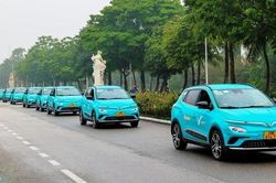 Taxi điện đầu tiên của Việt Nam chính thức hoạt động