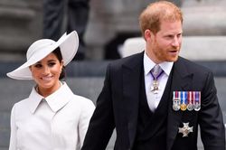 Lễ đăng quang Vua Charles III: Meghan chính thức không tham dự khiến Hoàng gia 'thở phào' nhưng lý do đưa ra mới thất vọng