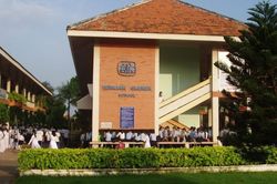 8 nam sinh ở TP.HCM bị giám thị yêu cầu cởi đồ để kiểm tra thuốc lá