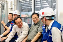 Thủ tướng đi thử nghiệm tàu metro Bến Thành - Suối Tiên