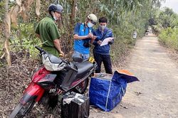 Bắt nhóm vận chuyển thuốc lá lậu chuyên nghiệp có người cảnh giới