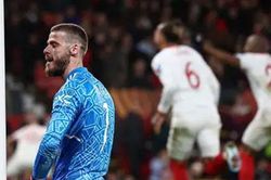Sự tự mãn có thể giết chết mùa giải của Man United