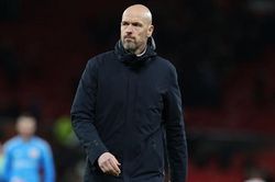 Ten Hag nhận 'bão' chỉ trích: Đời huấn luyện viên khó nuốt lắm…