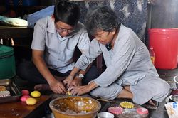 Những chiếc bánh của người thợ già