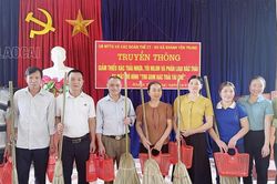 Truyền thông giảm thiểu rác thải nhựa tại xã Khánh Yên Trung