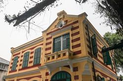 Bên trong ngôi biệt thự đang được tu sửa gây tranh cãi ở Hà Nội