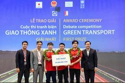 'Ba chàng lính ngự lâm' và Tranh biện Giao thông xanh