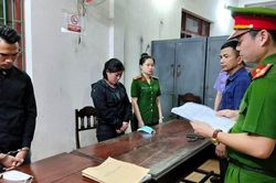 Phá đường dây làm giả học bạ cho học sinh đi du học