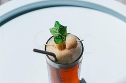 Cách làm trà vải giải nhiệt, xua tan nắng nóng ngày hè