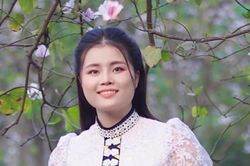 Phạm Thùy Linh khoe vẻ đẹp thuần khiết như hoa ban trong MV mới