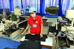Ngành Dệt may: Đa dạng hóa nguồn cung nguyên phụ liệu