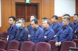 Vụ buôn lậu 200 triệu lít xăng: 2 ông trùm lãnh hơn 28 năm tù