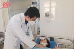 Cấp cứu kịp thời một bệnh nhân nữ bị cửa kính cứa vào cổ