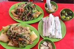 Những địa chỉ ăn vặt nức tiếng ở Hà Nội