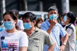 Miễn dịch cộng đồng giảm nhẹ, TP.HCM kêu gọi bảo vệ nhóm nguy cơ