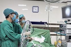 Người đàn ông mất một bên thận do tự dùng thuốc nam chữa sỏi thận