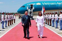 Chủ tịch Quốc hội Vương Đình Huệ bắt đầu thăm chính thức Cuba