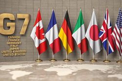 G7 nhìn gần lo xa